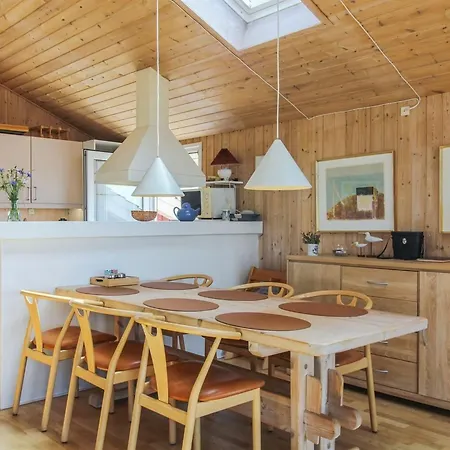 Asta - 85m From The Sea By Interhome *